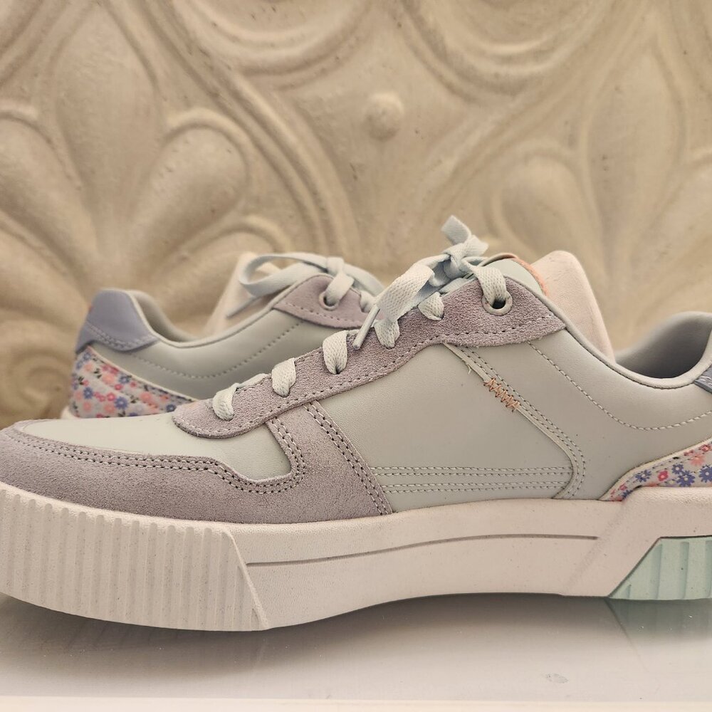 Skechers "Dainty Floral" Jade Court Sneakers. NIB. Size: various - Picture 6 of 13